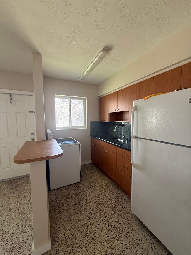 Photo - 1040 W 28th St Unit Bright