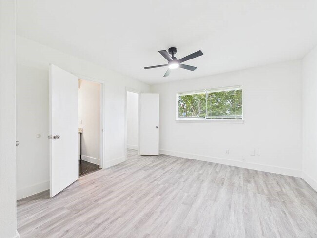 Photo - 5814 Fontenelle Dr