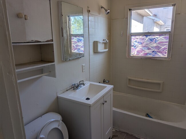 Photo - 5302 Thurman Way