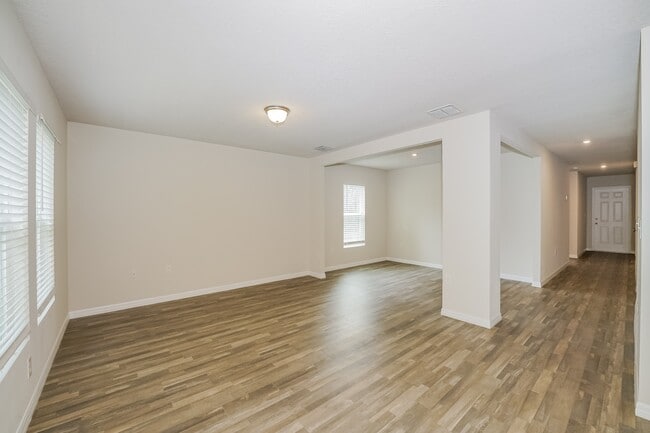 Photo - 6830 N Pavilion Loop