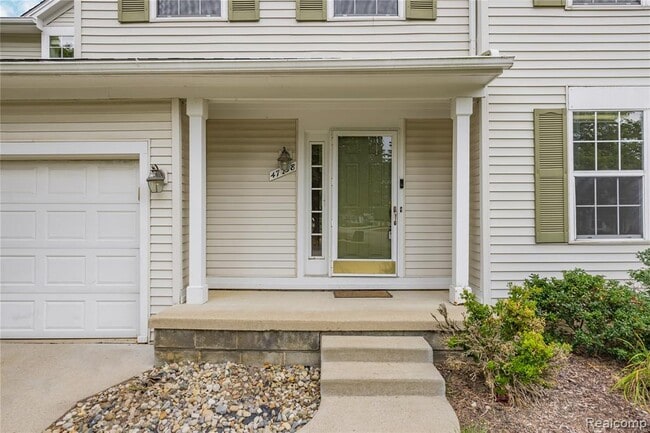 Photo - 47258 Scarlet Dr N