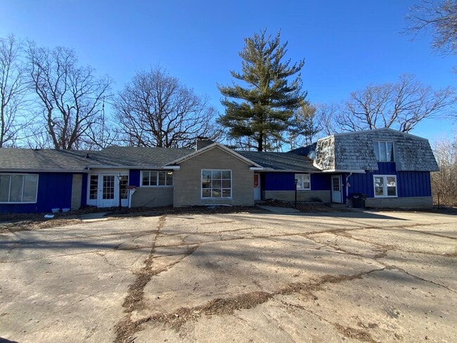 Building Photo - 3570-S Vermilion-N