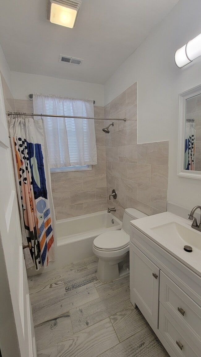 Photo - 2312 Marion St