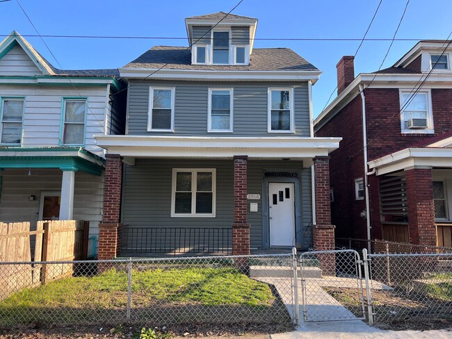 Building Photo - Updated 3BR 1.5 Bath House plus off street parking spot