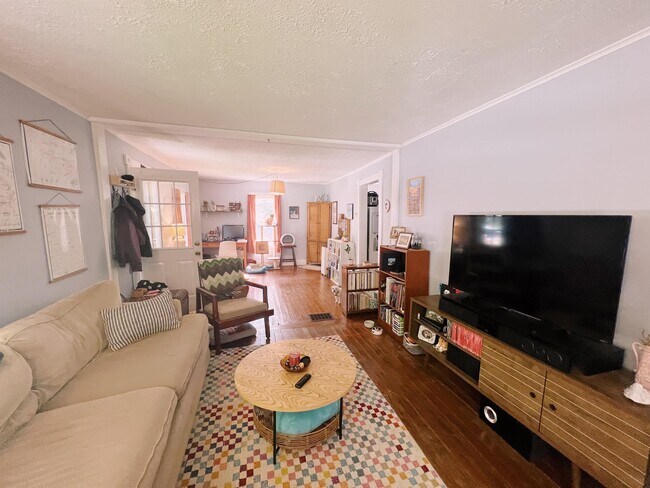 Photo - 1001 W Cottage Grove Ave