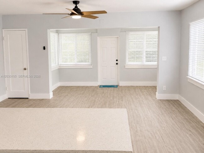 Photo - 209 SW 5th St