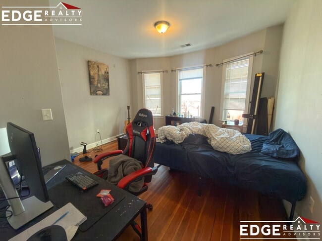 Photo - 191 Boylston St Unit 2