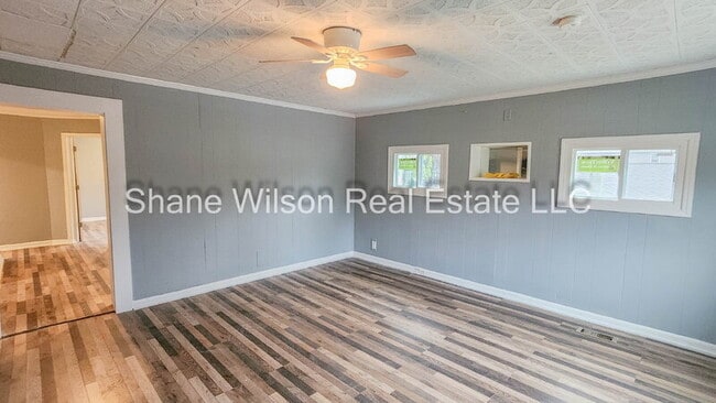 Photo - 5327 Lee Ave