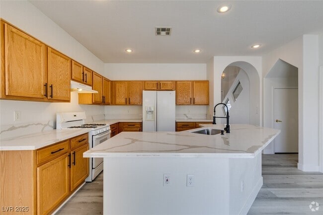 Building Photo - 1581 Peaceful Pine St Rental