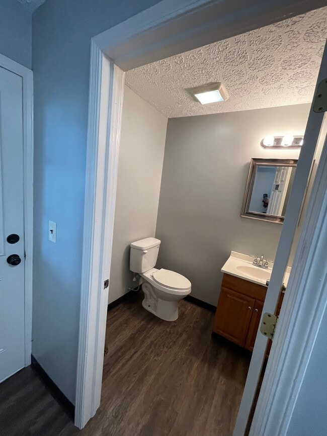 Photo - 225 1/2 S Main St