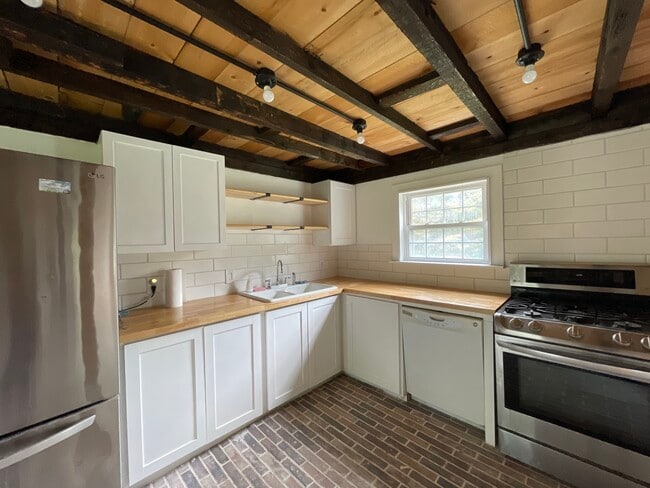 Building Photo - Buxton