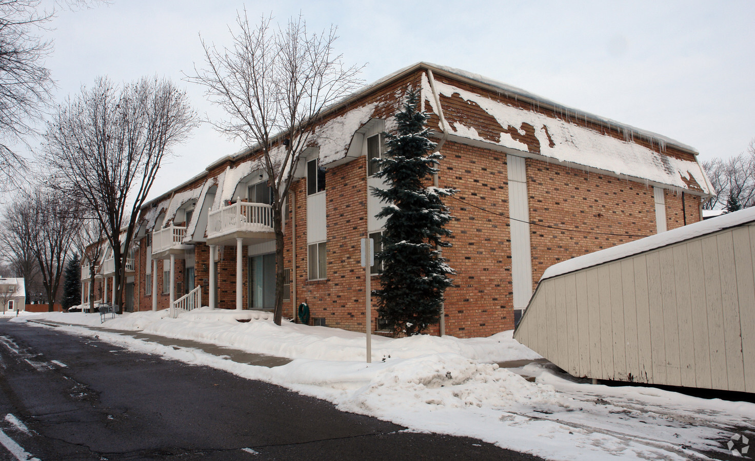 Sunview Manor Apartments - Sunview Manor Apartments