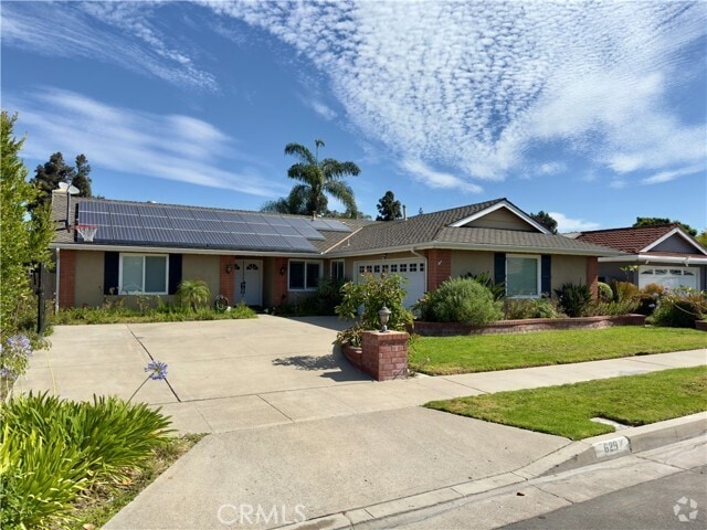 Building Photo - 629 E Riverview Ave Rental