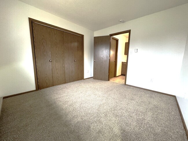 Bedroom - Cliffside Apartments