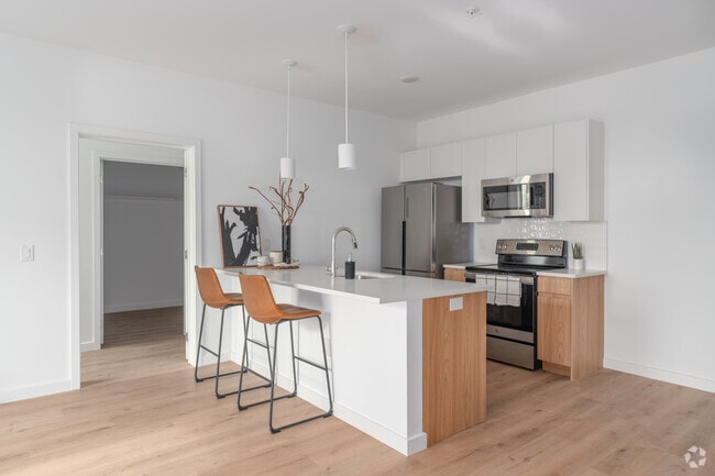 2BR, 2 A - 1,025SF - Kitchen - The Keys