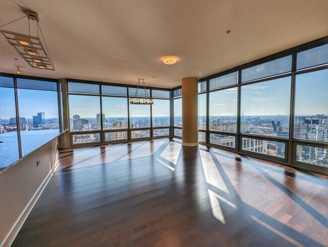 Photo - 100 E 14th St Unidad 3206