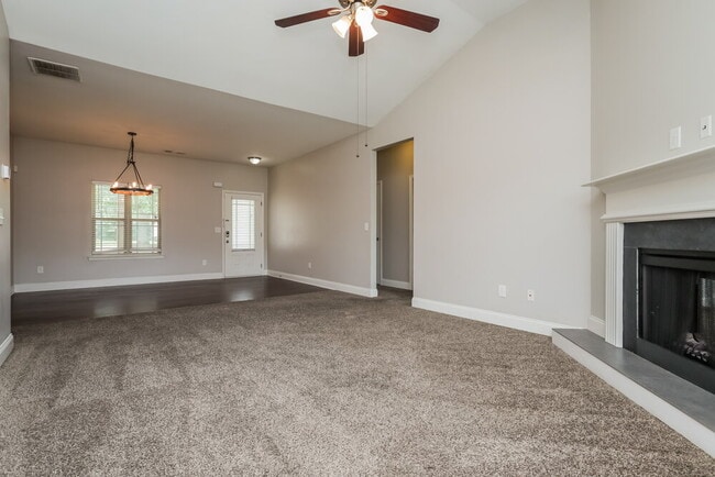 Photo - 547 Joneus Dr