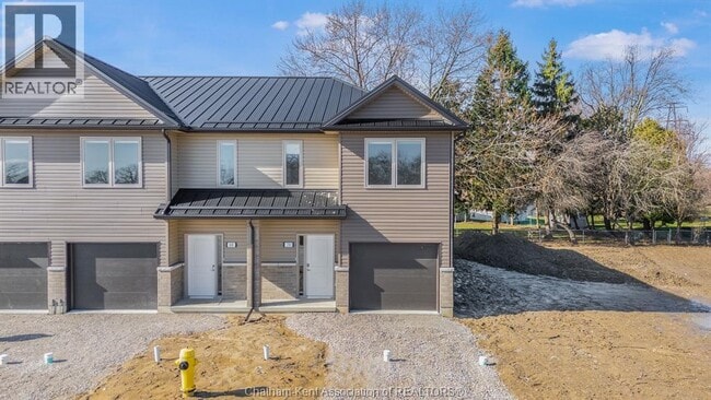 Photo - 18 Stirling Ln