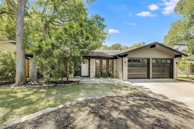 Building Photo - 1707 Fawn Dr