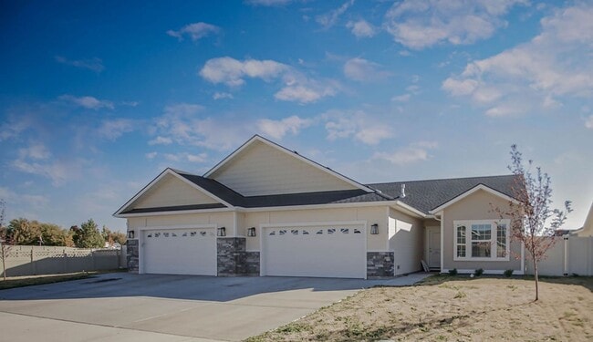 Building Photo - 735 Shadowleaf Ave