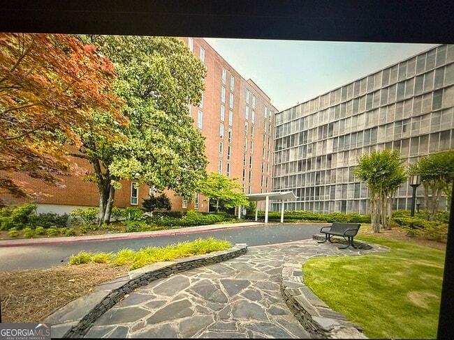 Building Photo - 3060 Pharr Ct N Northwest Unit 820 Rental
