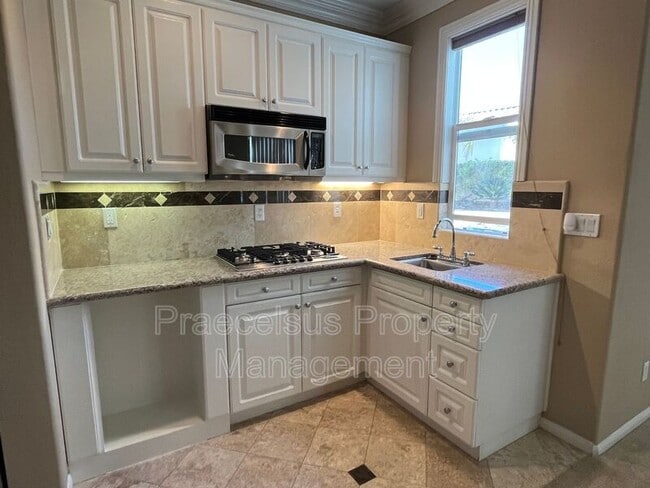 Photo - 1033 White Alder Ave