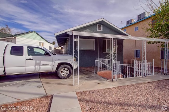 Building Photo - 701 Utah St Rental