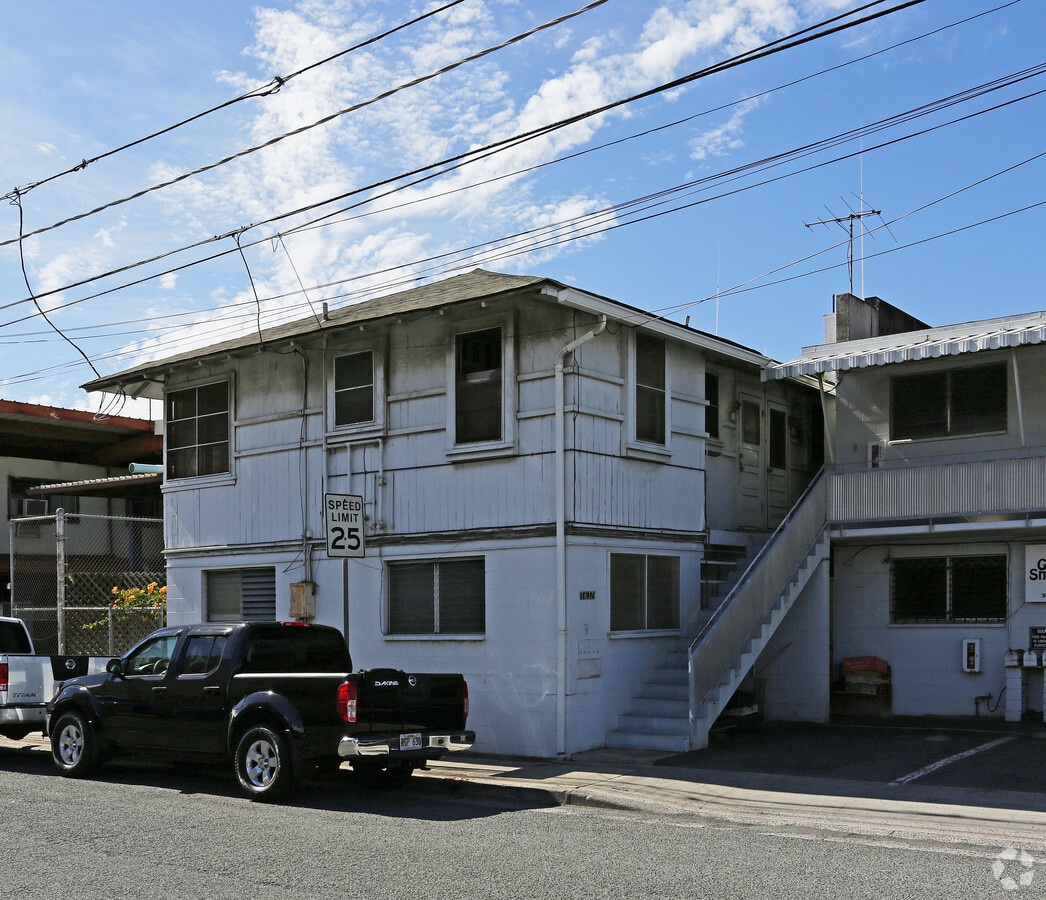 Photo - 1637 Republican St