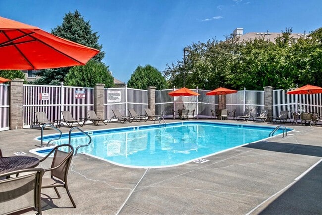 Photo - Lakeside Hills