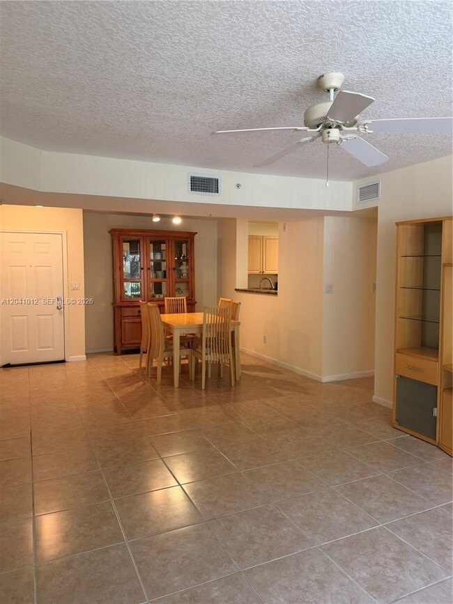 Photo - 619 E Sheridan St Unit 105