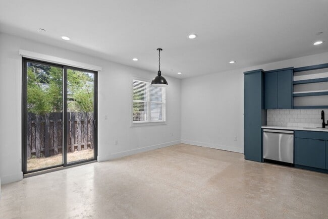 Photo - 4006 Avenue C Unidad 1