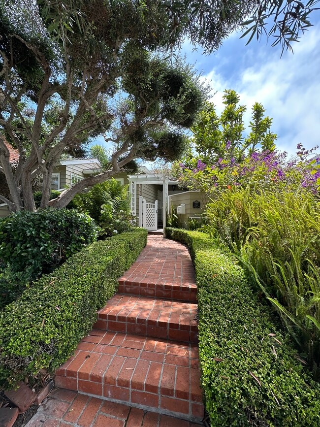 Photo - 1127 Virginia Way