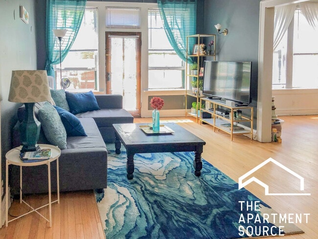 Photo - 436 W Surf St Unit 1H