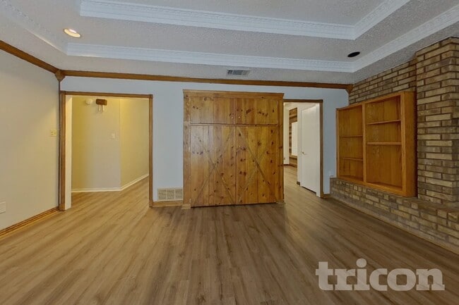 Photo - 509 Live Oak Dr