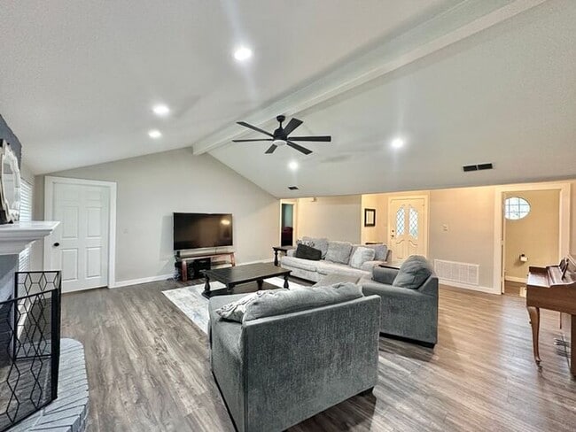 Photo - Updated 3-Bedroom 2.5 Bath Retreat in Whit...