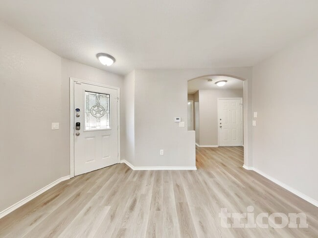 Photo - 6647 Hartnet Fields