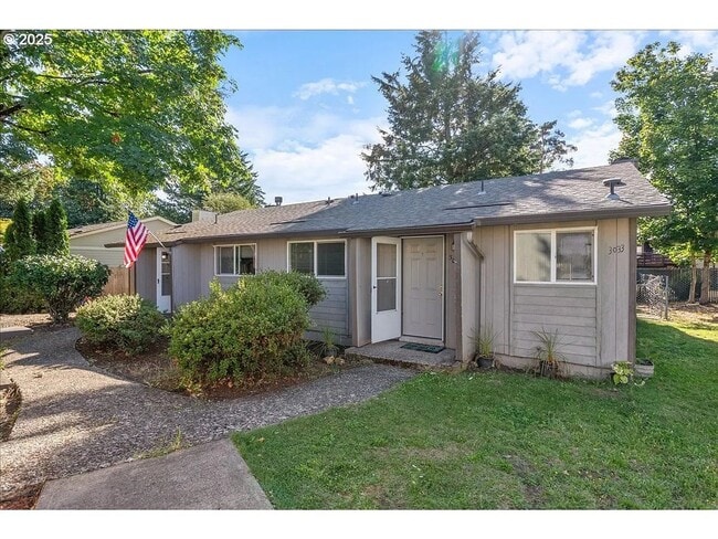 Photo - Lovely Gresham Duplex; Great Location!