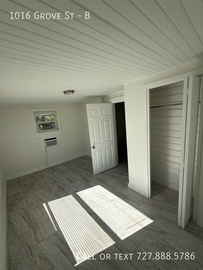Photo - 1016 Grove St Unidad B