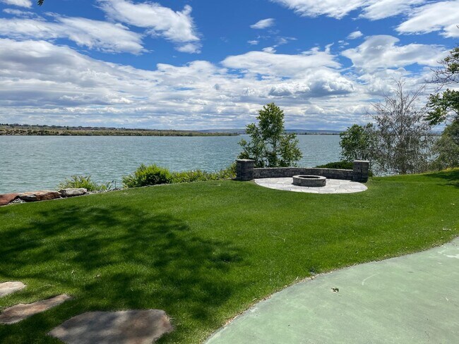 Photo - 5 Bedroom 3 Bath With An Unobstructed Lake...