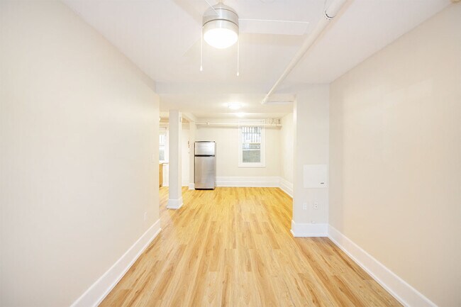 1BDR - Living Room - 980 Wolseley Apartment