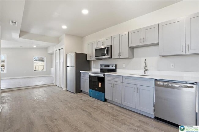 Photo - 1425 W Gordon St