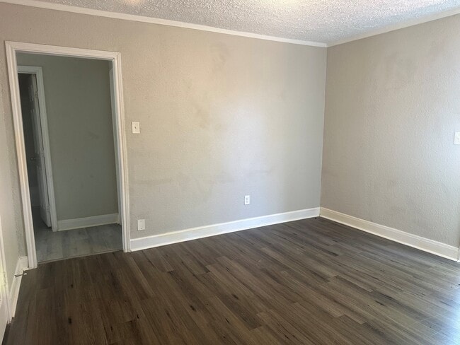 Photo - 1709 W 4th St