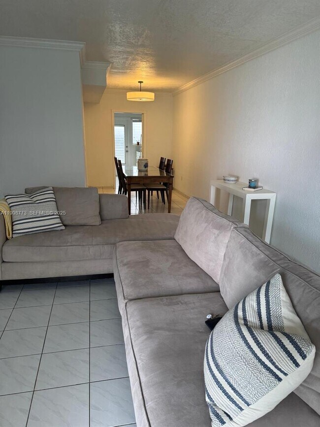 Photo - 7921 East Dr Unidad 3