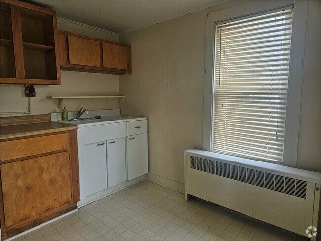 Building Photo - 34 Bridge St Rental