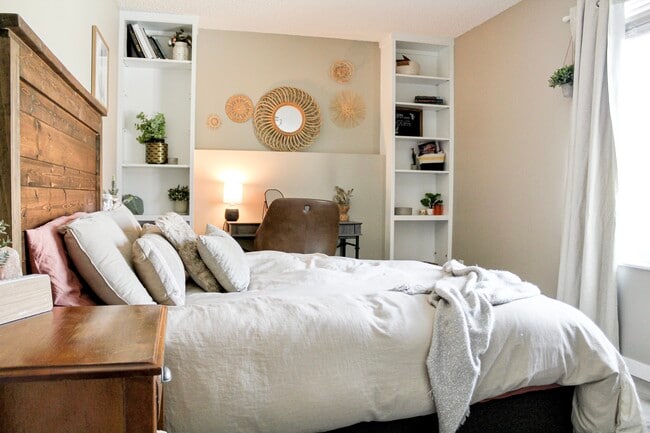 Building Photo - 1987 Palm Dr Unit 2