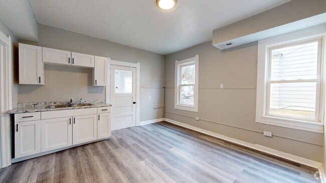 Building Photo - Old Brooklyn Area - 3 Bedroom Single Famil... Rental
