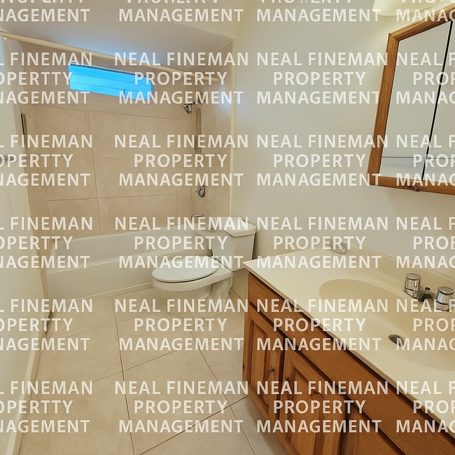 Photo - 1 Bed 1 Bath, No parking. Tenant pay all U... Unit 3