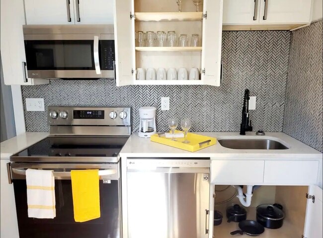 Photo - 1919 Faucette Ave