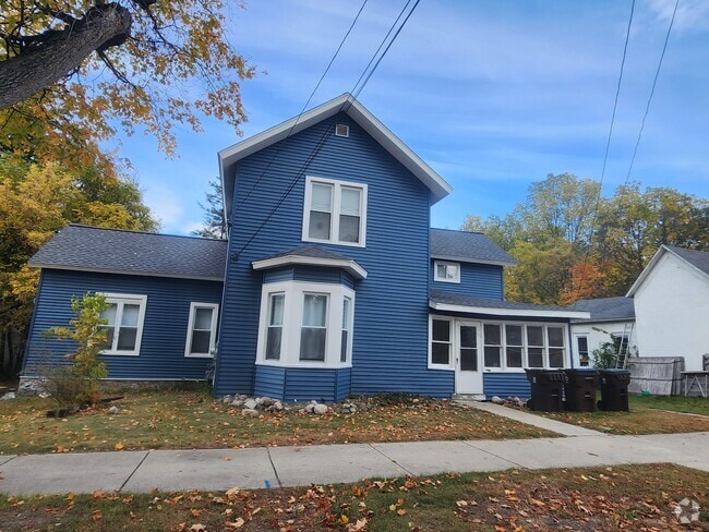 Building Photo - 202 Sanborn Ave Unit 2 Rental