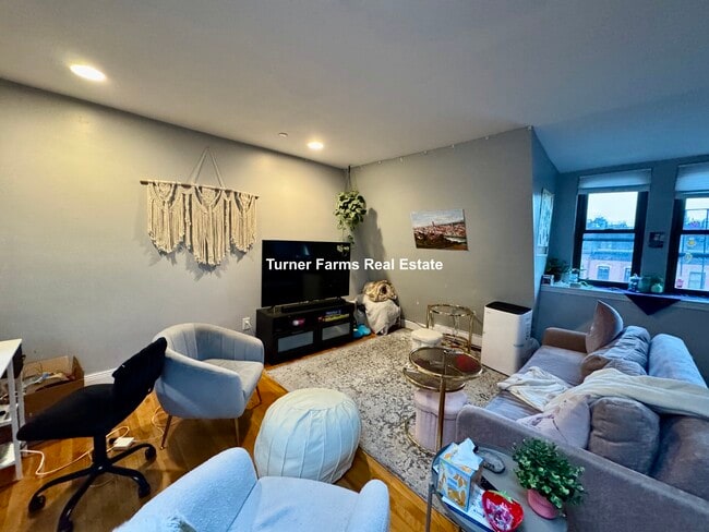 Photo - 469 Massachusetts Ave